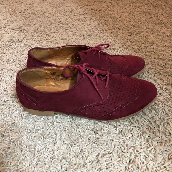 Xhilaration Burgundy Loafers - Picture 4 of 7